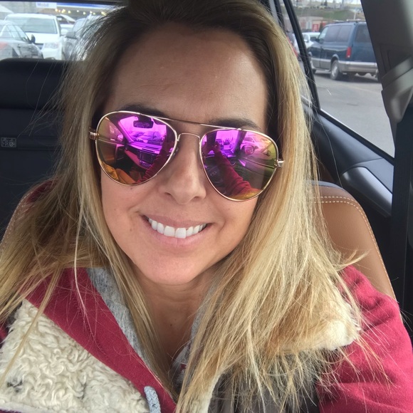 Meet your Posher, Trish - Picture 1 of 1